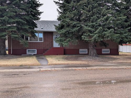 300 Gallatin St, Shelby, MT, 59474-1691 | Card Image