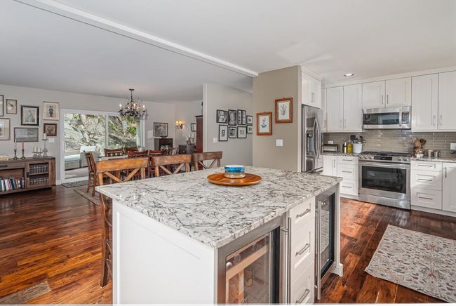 6945 Marine Drive, House other with 4 bedrooms, 3 bathrooms and 4 parking in West Vancouver BC | Image 12