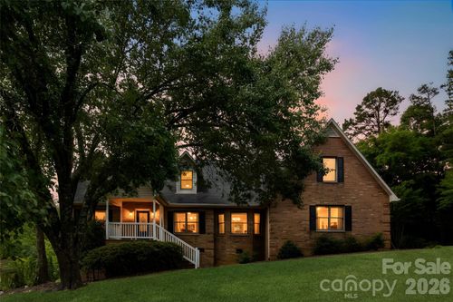 813 Rothmoor Dr Ne, Concord, NC, 28025-2582 | Card Image