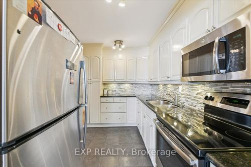 412-44 Longbourne Dr, Etobicoke, ON, M9R2M7 | Card Image
