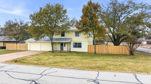 5600 Choctaw Dr, Granbury, TX, 76049-5231 | Card Image