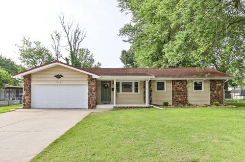3326 E Whiteside Street, Springfield, MO, 65804 | Card Image