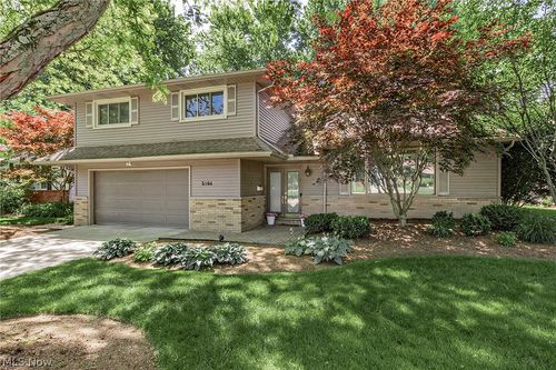 5504 Lansbury Ln, Lyndhurst, OH, 44124-3818 | Card Image
