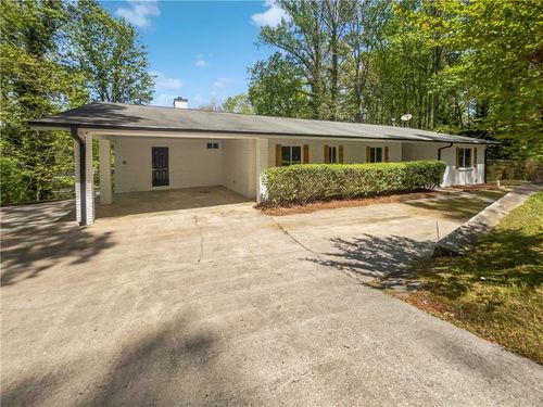 6095 Blackberry Ln, Buford, GA, 30518-1505 | Card Image