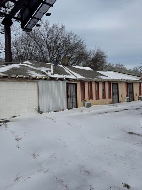 1175 E Napier Ave, Benton Harbor, MI, 49022-3929 | Card Image