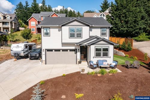 240 North Ave, Brownsville, OR, 97327-2148 | Card Image
