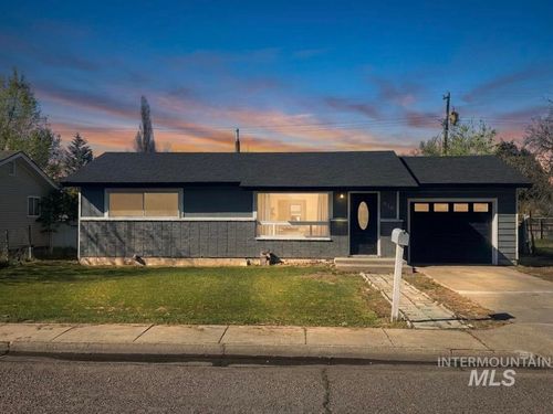 920 E 12th N, Mountain Home, ID, 83647-1905 | Card Image