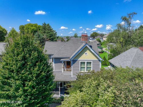 1015 Luttrell St, Knoxville, TN, 37917-6626 | Card Image