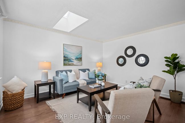 27 Stock Ave, House other with 3 bedrooms, 2 bathrooms and 6 parking in Etobicoke ON | Image 9