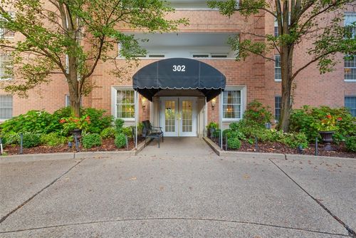 apt-613-302 Fox Chapel Rd, Pittsburgh, PA, 15238-2338 | Card Image