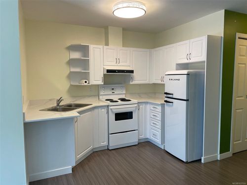 206-1070 Southgate St, Victoria, BC, V8V2Z2 | Card Image