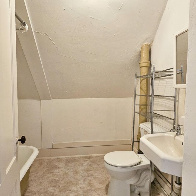 61 Williams St, Home with 0 bedrooms, 3 bathrooms and null parking in Bellows Falls VT | Image 17