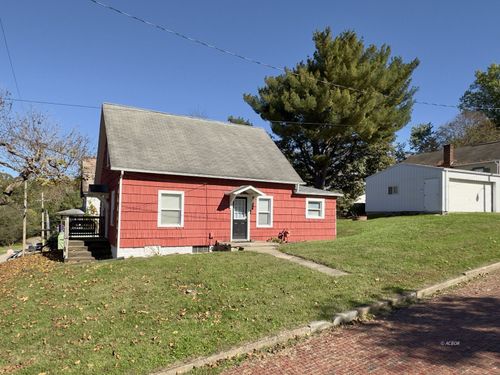 142 Church St, Corning, OH, 43730-3502 | Card Image