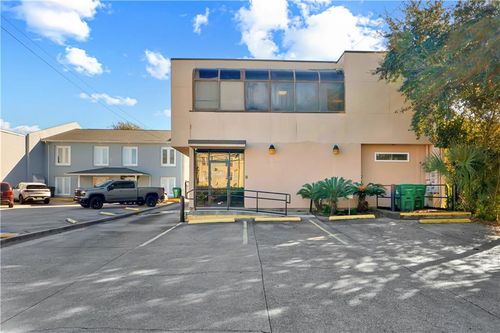 2309 N Hullen St, Metairie, LA, 70001-1930 | Card Image