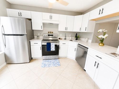 e-222 Foxtail Dr, Greenacres, FL, 33415-6191 | Card Image