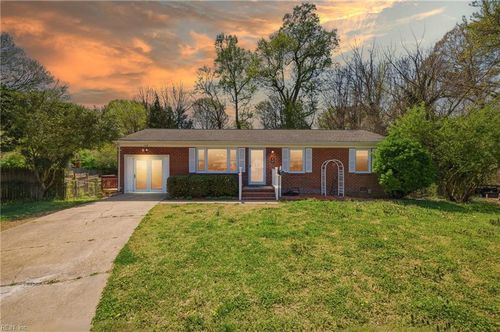 219 Goode Dr, Newport News, VA, 23602-5305 | Card Image
