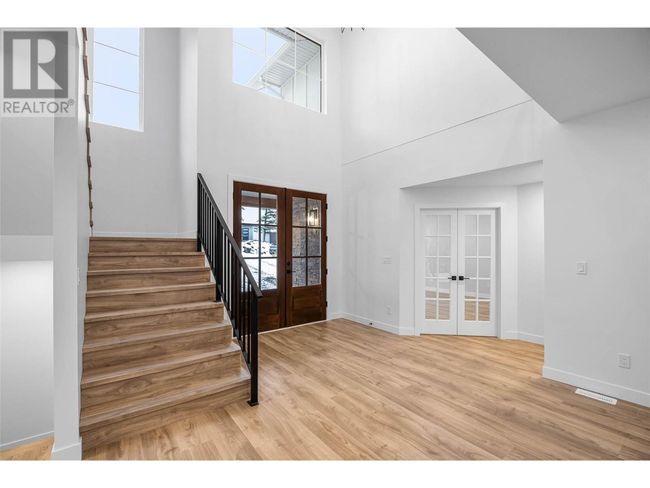 17 - 3100 Kicking Horse Dr, House other with 7 bedrooms, 6 bathrooms and 7 parking in Kamloops BC | Image 15