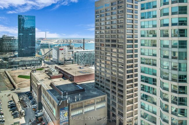 2404 - 12 Yonge St, Condo with 3 bedrooms, 2 bathrooms and 1 parking in Toronto ON | Image 29