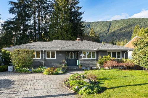 956 Belvista Cres, North Vancouver, BC, V7R2B4 | Card Image