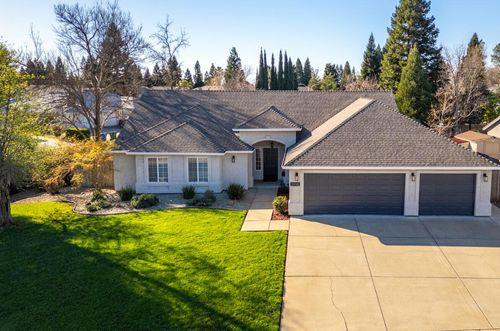 2995 Henrys Fork Dr, Redding, CA, 96002-5207 | Card Image