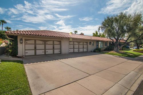 8176 E Del Barquero Dr, Scottsdale, AZ, 85258-2328 | Card Image