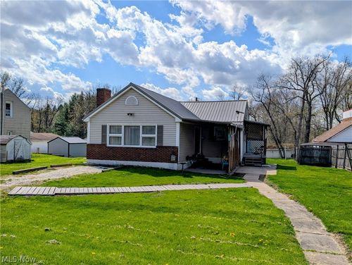 16599 Glenn St, East Liverpool, OH, 43920-3817 | Card Image