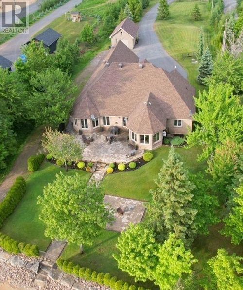 857 Sunnyside Beach Rd, Sault Ste Marie, ON, P6A6K4 | Card Image