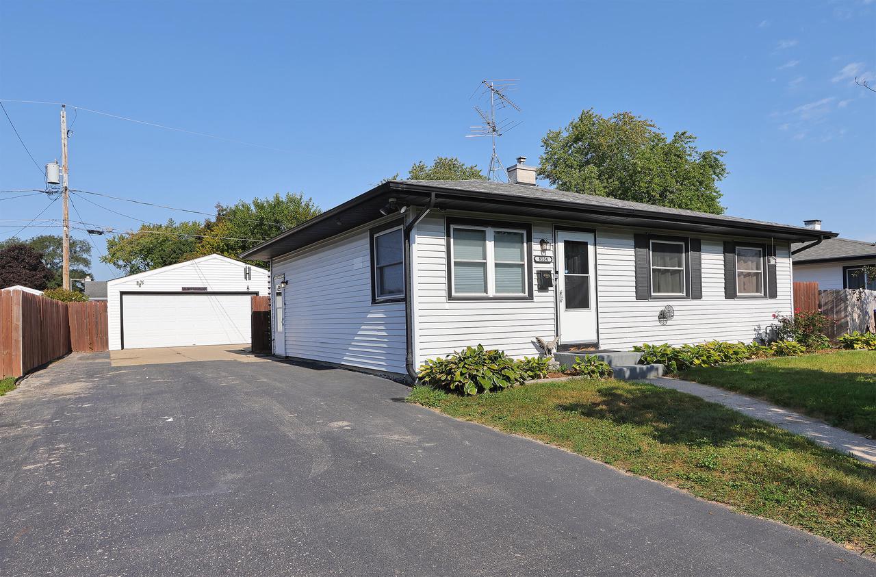 17th Ave, Kenosha, WI 53143