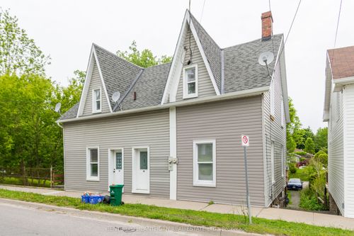 49 Union St, Picton, ON, K0K2T0 | Card Image