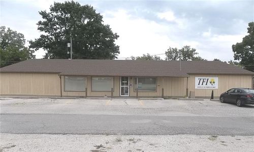 501 N State Street, Iola, KS, 66749 | Card Image