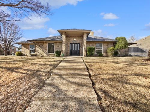 401 Kenshire Dr, Benbrook, TX, 76126-3145 | Card Image