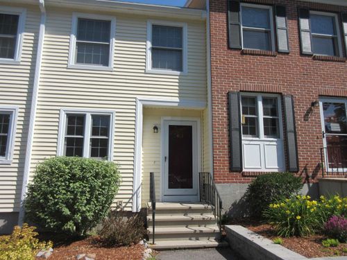 413 Fox Hollow Way, Manchester, NH, 03104-6469 | Card Image