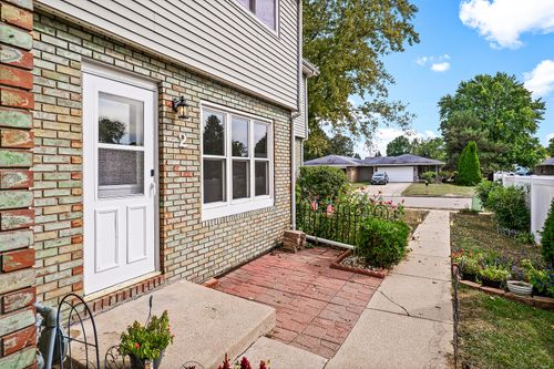 1402 Keller Rd, Normal, IL, 61761-3267 | Card Image