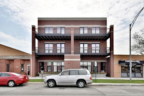 301-6555 North Ave, Oak Park, IL, 60302-1059 | Card Image