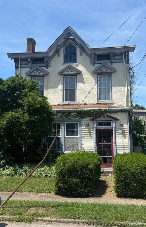 911 Mill St, Reading, OH, 45215-3167 | Card Image
