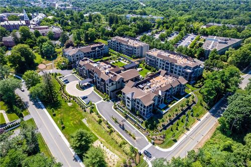 ph-e303-120 Old Post Rd, Rye, NY, 10580-1686 | Card Image