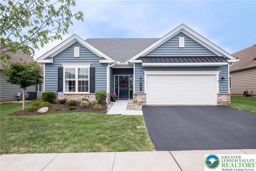 3801 Loyal Ln, EASTON, PA, 18045-9718 | Card Image