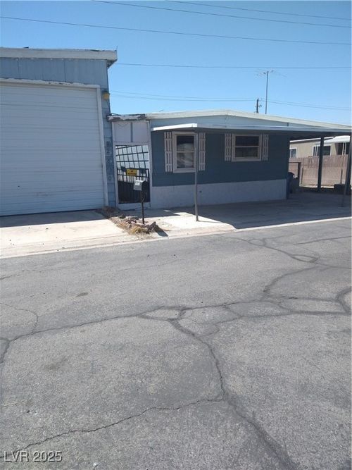 2890 Lassen Ct, Las Vegas, NV, 89142-2617 | Card Image
