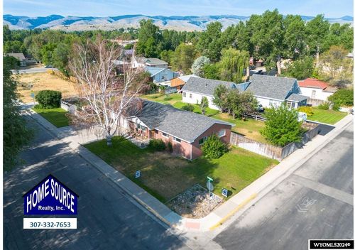 225 S 5th Street, Lander, WY, 82520 | Card Image