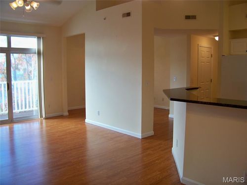 apt-e-1275 Gardens Circle Dr, Saint Louis, MO, 63125-3531 | Card Image