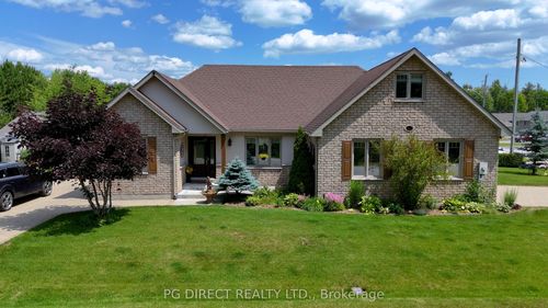 161 Spruce Crt, Sturgeon Falls, ON, P2B3N6 | Card Image