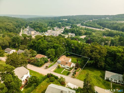 32 Cedar Ln, Uncasville, CT, 06382-1202 | Card Image