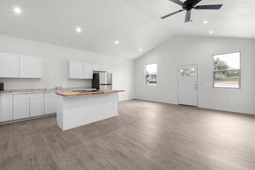 872 Waco St, Kingsland, TX, 78639-4219 | Card Image