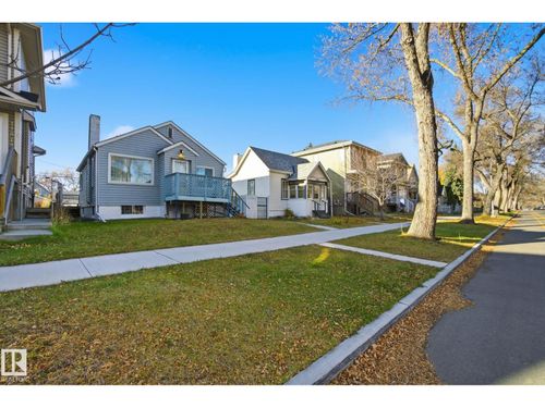 {{alt}} | Card Image