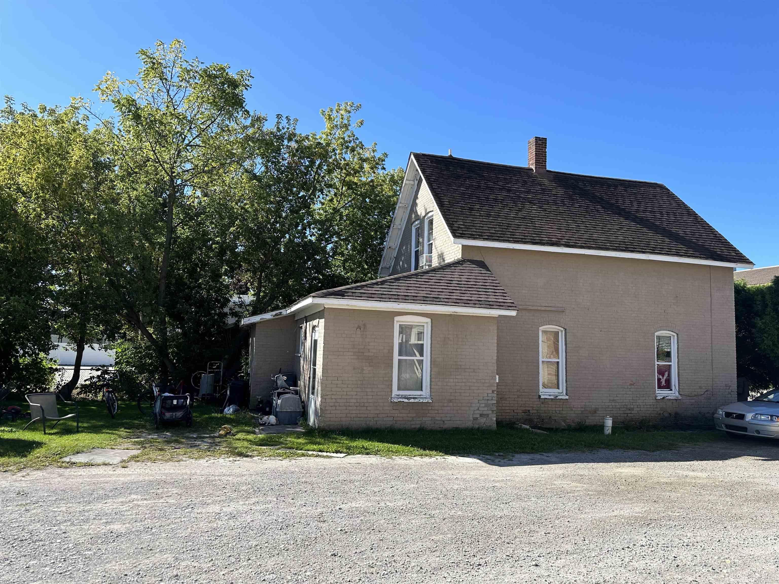 Howard Ave, Croswell, MI 48422
