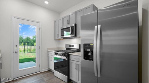 135 Starlight St, Sanford, NC, 27330-9762 | Card Image