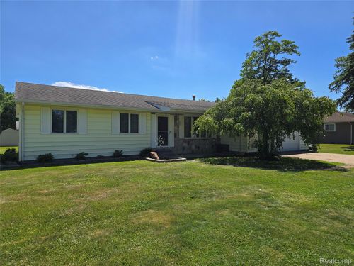 5279 Robinwood Dr, Clyde, MI, 48049-4429 | Card Image