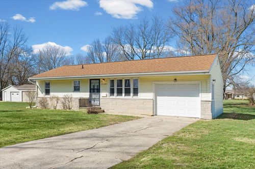 1105 Roselawn Dr, Paxton, IL, 60957-1834 | Card Image