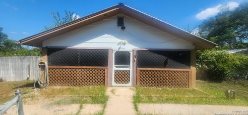 112 Morey St, Gonzales, TX, 78629-6026 | Card Image