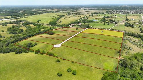 10801 Ewing Ave, Kansas City, MO, 64134-2728 | Card Image